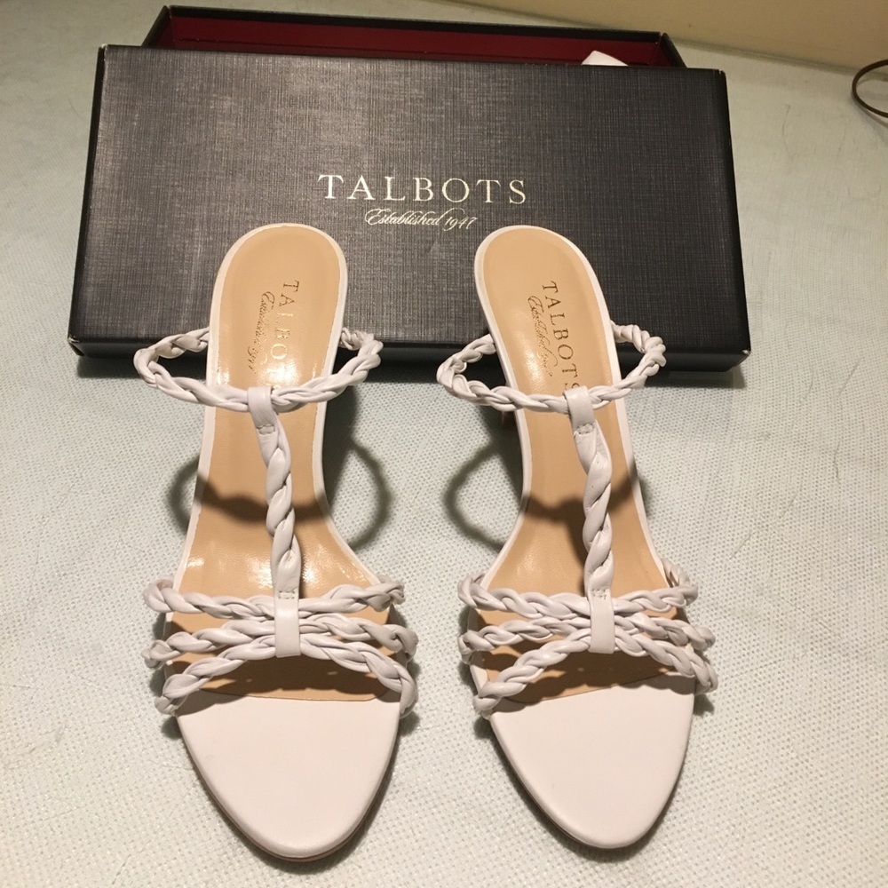 WHITE SANDAL HEEL SIZE 6
